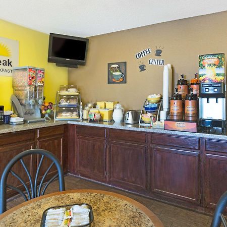 Econo Lodge Inn & Suites Yankton Eksteriør bilde