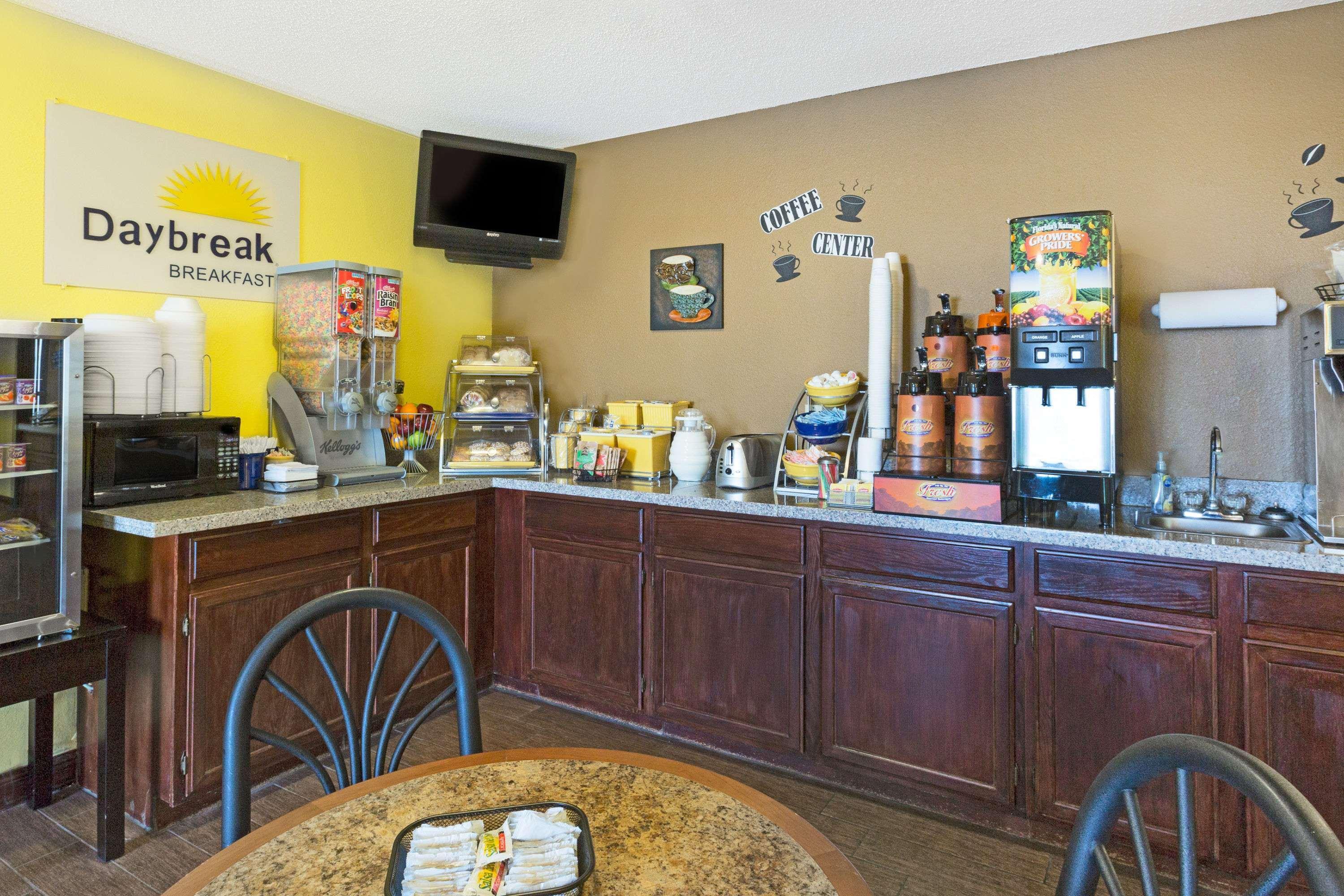 Econo Lodge Inn & Suites Yankton Eksteriør bilde