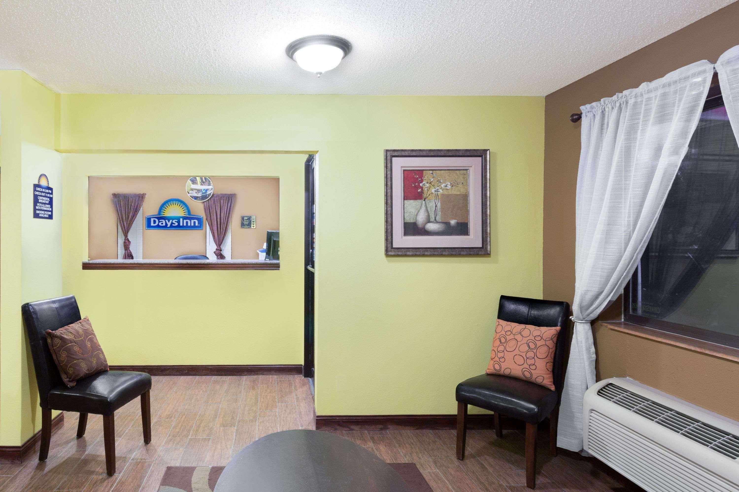 Econo Lodge Inn & Suites Yankton Eksteriør bilde