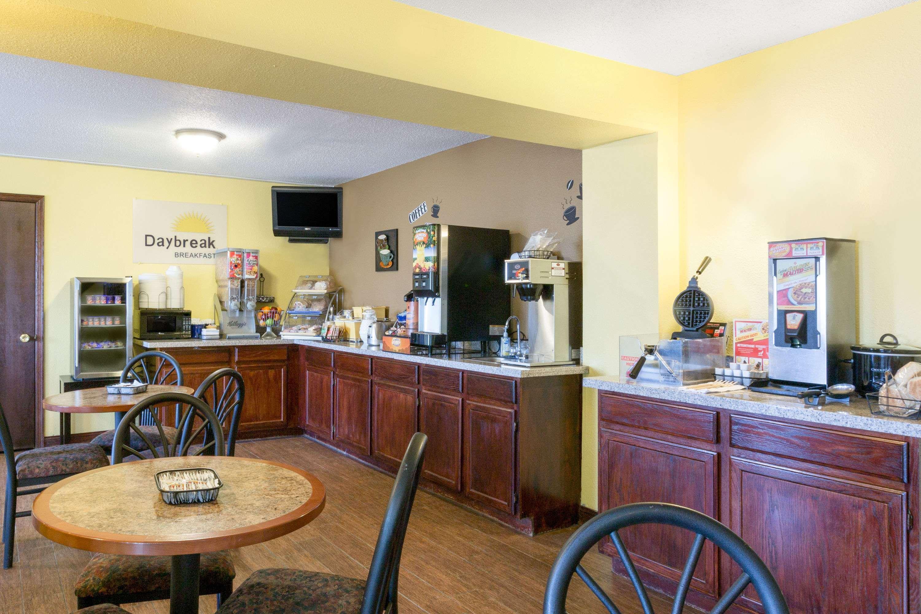 Econo Lodge Inn & Suites Yankton Eksteriør bilde